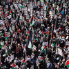 数千人の「親パレスチナ派デモ隊」がロンドンの街を行進 