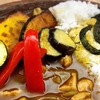 子供が喜ぶ　ミニオン　夏野菜　チキンカレー　作りました。