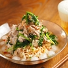 インスタントラーメンでできちゃう「冷やしにんにく豚ニラ麺」夏の食欲覚醒レシピ【筋肉料理人】