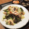 サクラマスのアラとキャベツとセロリの葉の味噌バター蒸し