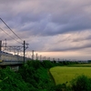 東武日光線と板倉の田園夕景（群馬県板倉町）