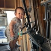 教えなくても機械類の操作をやりたがります。