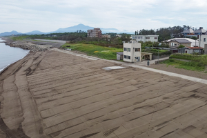 上越市の鵜の浜海水浴場の砂浜の長さ2年ぶりに復活　昨年は砂の大量流出で規模縮小　海開き7月12日