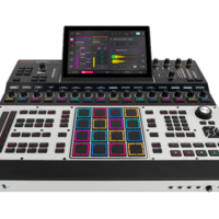 【美品動作不良なし】MPC  LIVE   付属品別キーボード、バック付き 怪物級のスペック 〜AKAI MPCシリーズのフラッグシップモデルMPC XLが