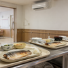 魚料理を食べた職員3人が腹を下した話。夏場の食品管理と冷房の油断
