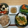 みそ鍋４日目。十六穀入り玄米。スナップエンドウ。蒸し大豆サラダ