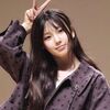 NewJeans「ヘイン」松葉杖でファンサイン会に出席…笑顔を見せ元気そうな姿にファン安堵