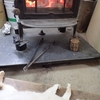 ストーブは朝から　ミツバチと猫　Firewood stove is burning in the morning