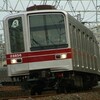 5ドア車の東武20050系はまだ8両で運転しております