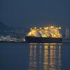　海辺の風景・大型LNG船　夜景