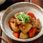 強烈なうま味に逆らう術なし。だし不要、いつものフライパンでできる「無水肉じゃが」【Yｕｕ】