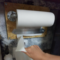 片手で切れる キッチンペーパーホルダーをdiy ガス管にセリアのブリキプレートをプラスして 機能性アップ ガス管 100均diy コツコツdiy Diy初心者が挑戦する 賃貸マンション改造計画