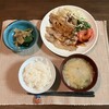 おひたし、漬物、魚に肉