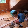 屋根裏部屋の床貼り