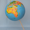 地球儀.   Globus von Herrn Nies Steffesn