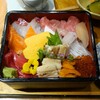 【本通り 然然】本通商店街から数歩で行ける別世界。炉端を使った本格和食は予約するのが確実(中区本通)