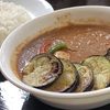 カレー屋『curry 草枕』　本格的でありつつ万人受けする味わい