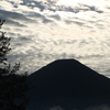 今朝の空・・・東・西・北と南の庭。