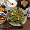 彩りよい朝食にしています