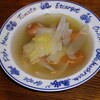  白菜とフランクフルトのスープ