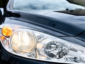 ヘッドライトコーティングのコーティングはした方がいい？やり方やおすすめ商品を整備士が解説