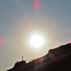 秋晴れです。今日の夕日は丸い姿を現すのでしょうか？