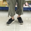 七分丈パンツに合うクロックスのスニーカー　