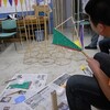 盆灯ろう貼り始まる　ギボシの蕾