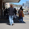 おたるからかえりのでんしゃにのる