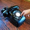 電話かけてみてよと言ってみたくなる黒電話と公衆電話の場所が知りたい母