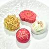 『とらや』5月前半の生菓子。花の王、新濱の松、井出の里、菖蒲饅、新千歳の緑、美保の浦。