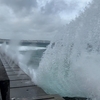 【沖縄台風】台風前と台風中の北谷！砂辺海岸にサーファー続出