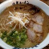 今年3回目くらいの筑豊ラーメン山小屋さんのとんこつラーメン大盛。