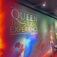 Queenのイギリスから取り寄せた特製切手額縁とフレディマーキュリーの本セット イギリスの郵便局Royal Mailとのクィーン50周年切手 | Freddie