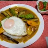 市販のルーを使ってひと手間でお店の味！夏野菜チキンカレー