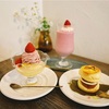 Little Village Cafe（リトルビレッジカフェ）で、苺のモンブランプリン、桜あんバターのスコーンサンド、苺のスムージー@山手