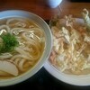 家が、家らしくなってきた。そして、今日はうどん。