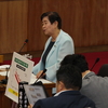 2日、総括質問。コメの緊急対策で知事に質問。
