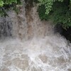 豪雨に震えながら