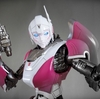 threezero 『バンブルビー』DLX Arcee （DLX アーシー）　レビュー