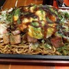 【高田馬場】いままでの焼きそばの概念がふきとんだ…手打ち麺やきそば専門 真打みかさ