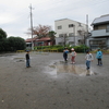 水たまりと子ども