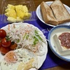 昨日の夕餉と今朝の朝餉。
