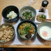 鶏ごぼうごはん。レンチン目玉焼き。いわし水煮缶。