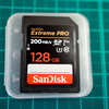 カメラ用に SanDisk の「Extreme PRO」SDXCカード（SDSDXXD-128G）を買い足しました