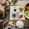 福浦漁港でお刺身定食を食べ、湯河原の温泉に浸かり謎に肌が良くなり、熱海梅園の梅はそこそこな旅。