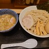 「舎鈴 キュービックプラザ新横浜」味玉つけ麺大盛を食べる。あっさりめの動物魚介系でたべやすい！400gの麺でお腹も程良く満たされる一杯でした。