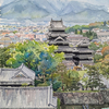 松本城　　城門と天守閣　遠景