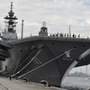 横浜大桟橋に海上自衛隊護衛艦「いずも」接岸