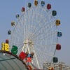 遊園地捨て場からの復活か！？中国河南省開封市に観覧車が戻って来た風景